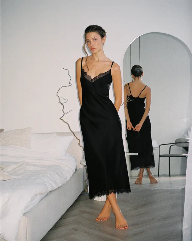 Комбинация из шелка армани в черном цвете с кружевом Chantilly макси