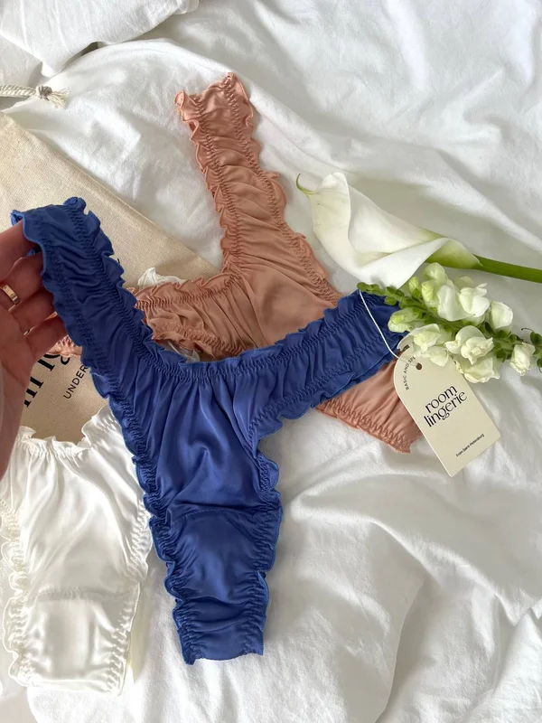 Набор шелковых стринг May