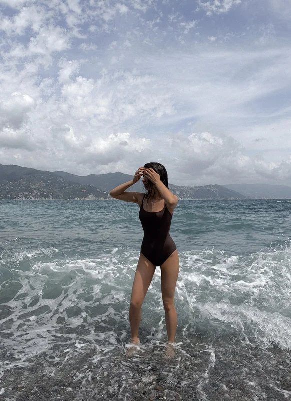 Слитный купальник со шнуровкой сзади в шоколадном цвете