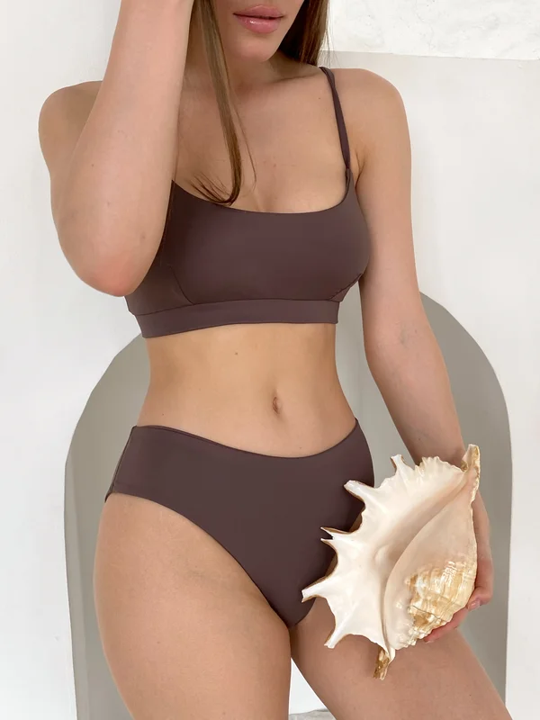 Топ и классические слипы в шоколадном цвете — ROOMARÉ